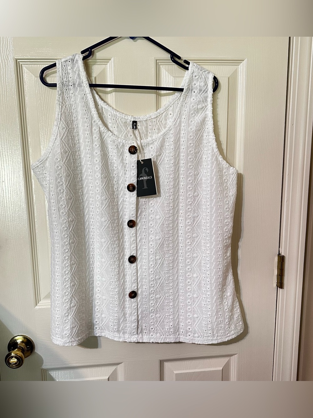 Lavinia Linen-Feel White Eyelet Button Tank